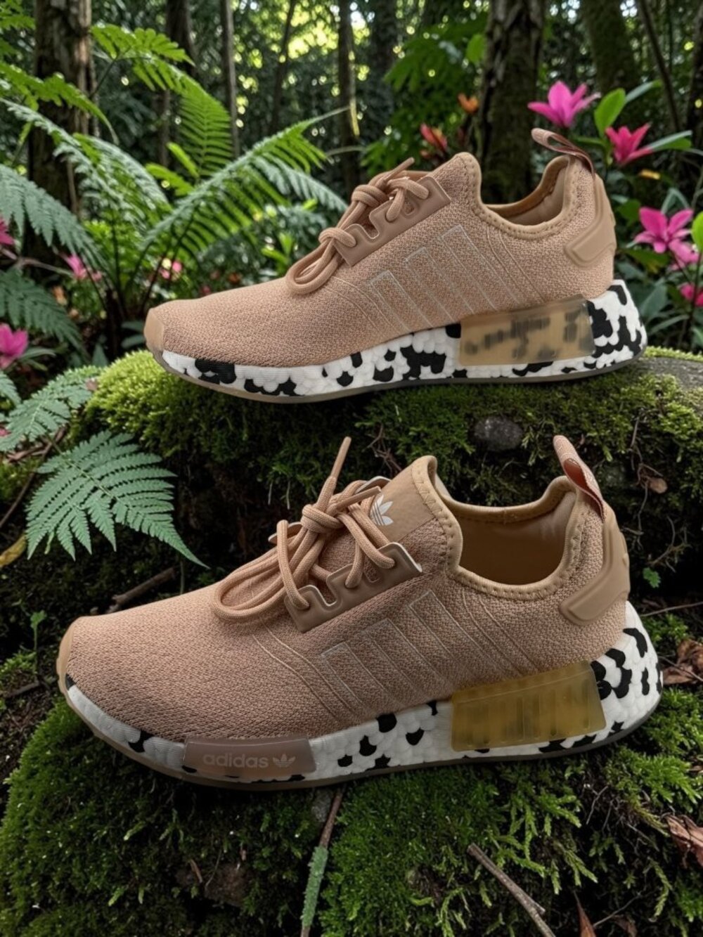 Adidas NMD_R1 W Halo Blush Spotted‎ Sneakers 6 NWT